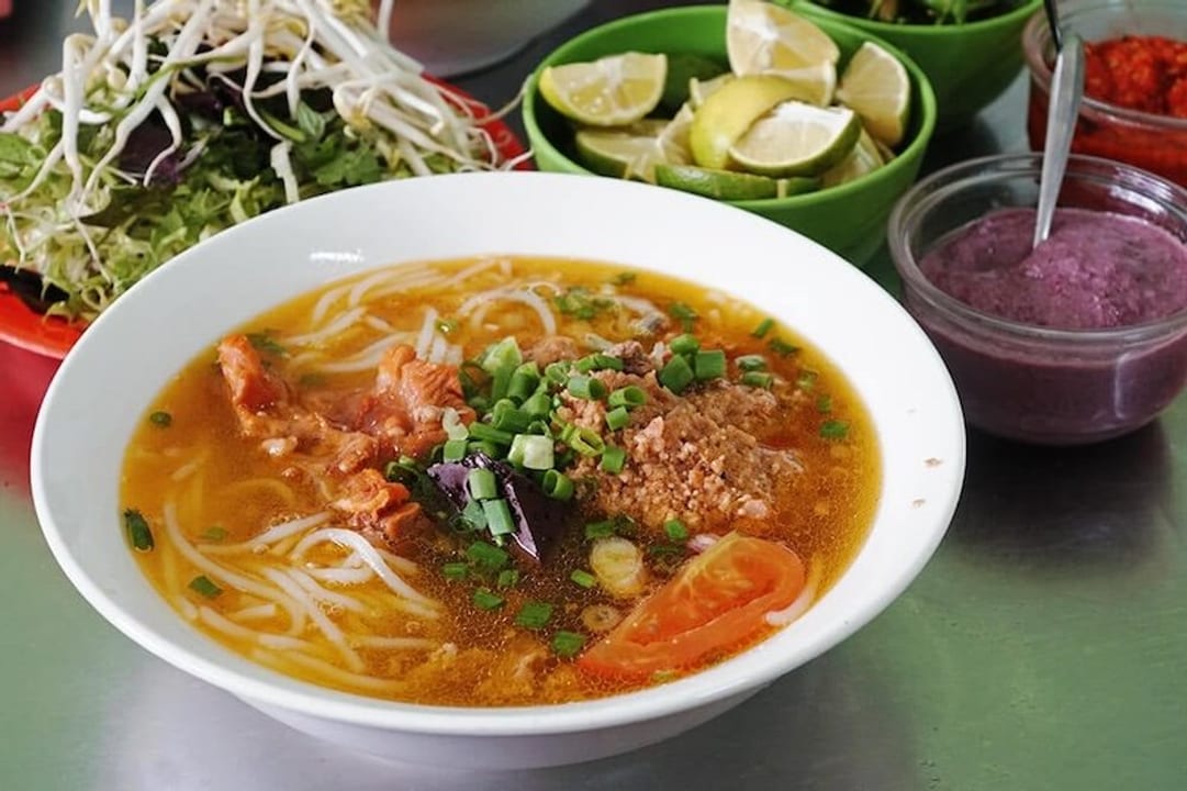 Bún riêu Cô Lan
