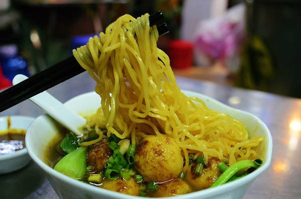 Mì Cá Viên Cà Ri Nguyễn Trãi